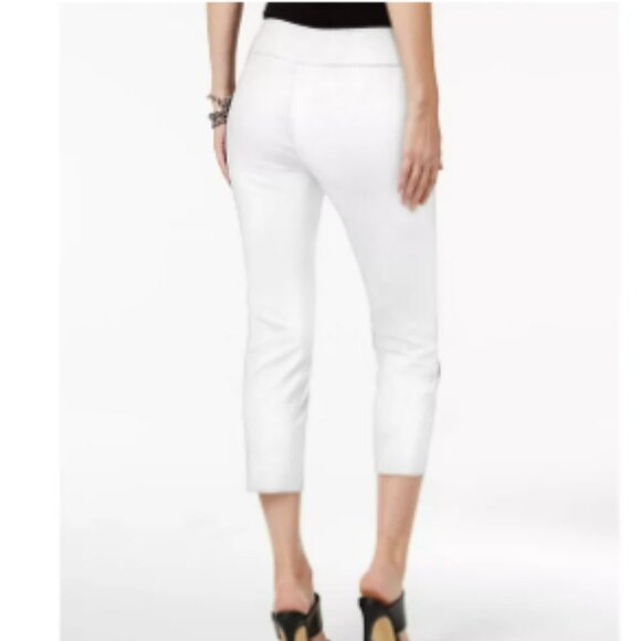 Alfani BRIGHT WHITE Women's Essential Capri Pull-on Tummy-Control Pants, US 6 - Picture 4 of 6